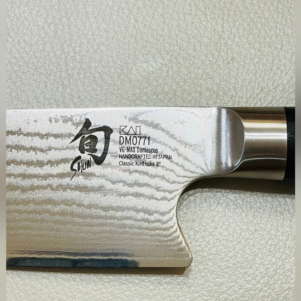 Shun Classic 8" Kiritsuke Knife - Picture 3 of 4